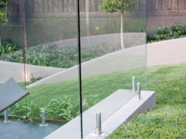 Frameless pool fencing balwyn