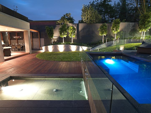 Balwyn Glass Pool fence