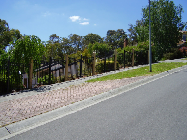 oxley-ring-stepped-timber-posts