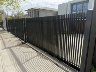 Aluminium blade fence and electric sliding gate – Glen Iris Aluminium blade fence, electric sliding gate & pedestrian gate – Glen Iris